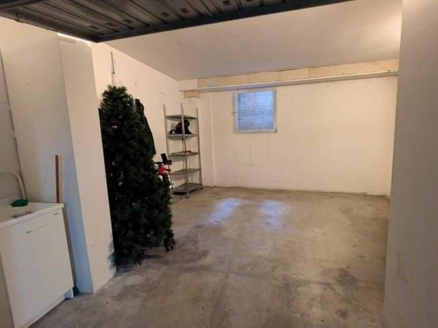Box in vendita a San Lazzaro, Isernia