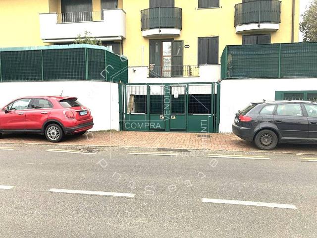 Box in vendita a Jerago Con Orago, Lombardia