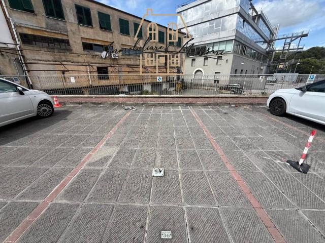 Box in vendita a Mazzetta, La Spezia