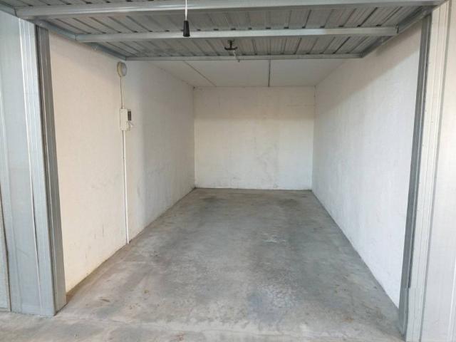 Box in vendita a Mazzetta, La Spezia