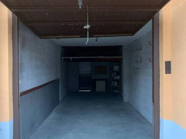 Box in vendita a Lacchiarella, Lombardia