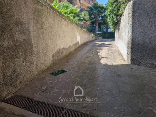 Box in vendita a Marina di San Nicola, Roma Capitale