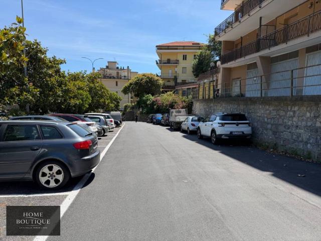 Box in vendita a Laigueglia, Liguria