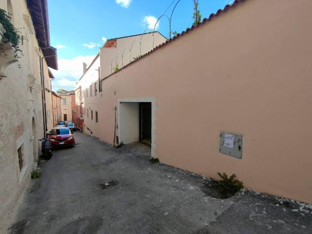 Box in vendita a Torretta, Tornimparte
