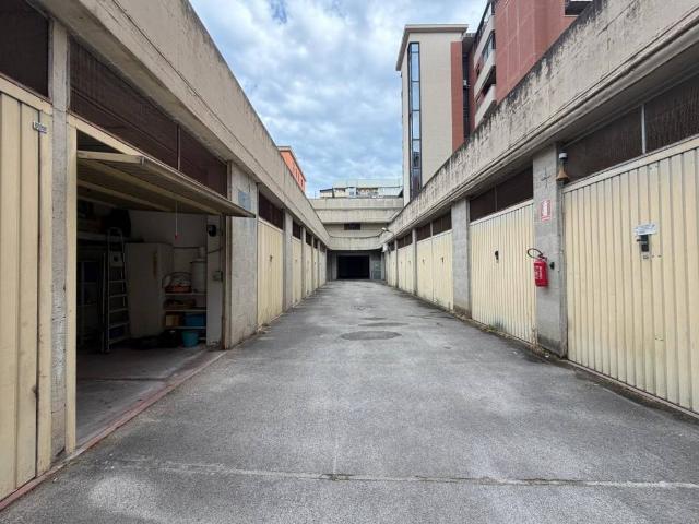 Box in vendita a Piccarello, Latina