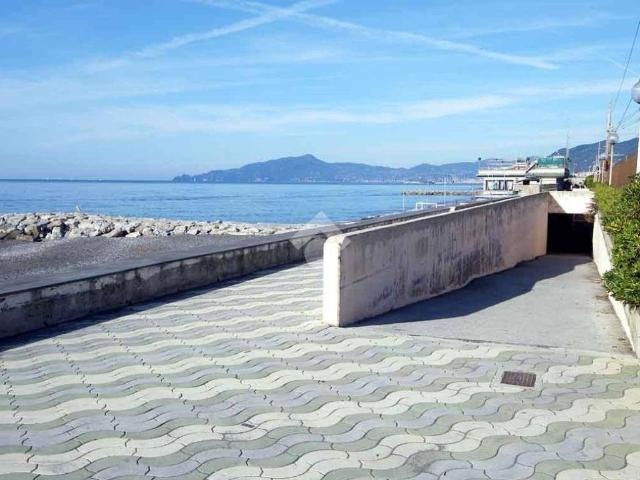 Box in vendita a Santa Giulia, Lavagna