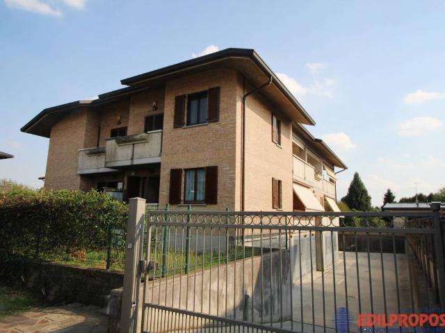 Box in vendita a Lazzate, Monza e della Brianza