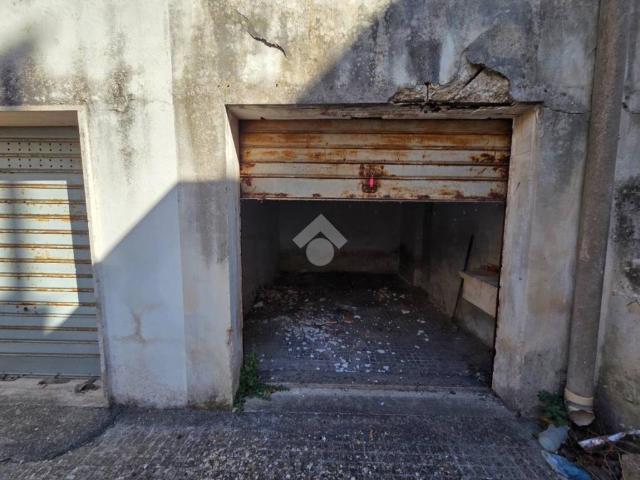 Box in vendita a Puglia, Lecce