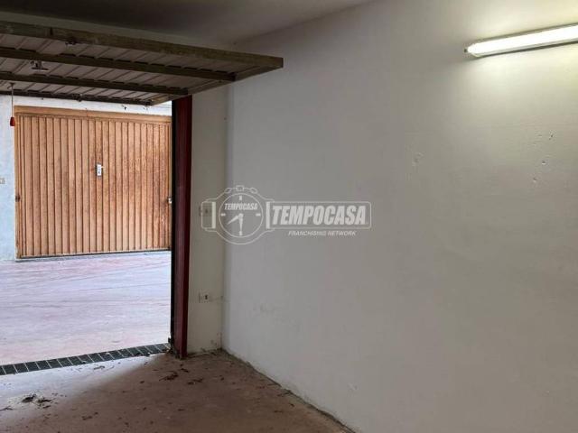 Box in vendita a Puglia, Lecce