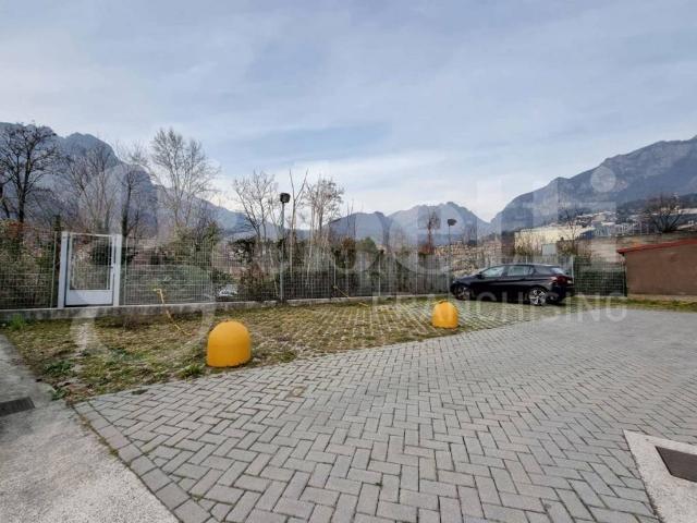 Box in vendita a Caleotto, Lecco