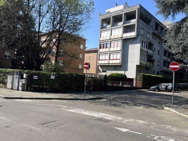 Box in vendita a Oltresempione, Legnano