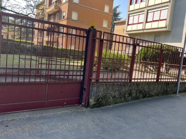 Box in vendita a Oltresempione, Legnano