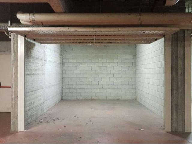 Box in vendita a Legnano, Lombardia