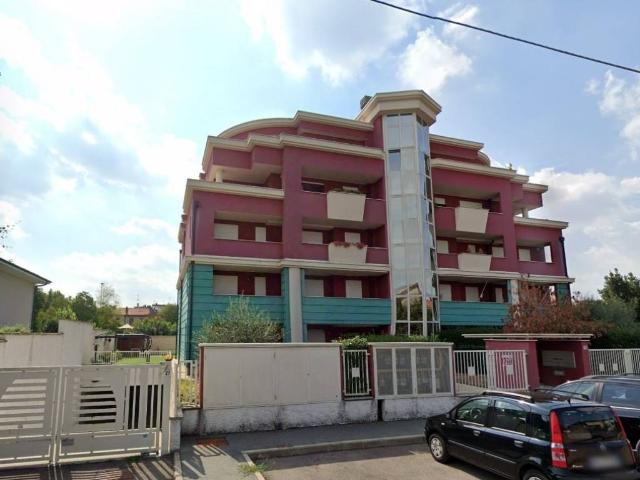 Box in vendita a Oltresempione, Legnano