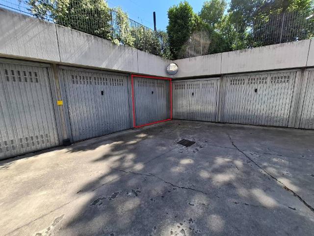 Box in vendita a Oltrestazione, Legnano