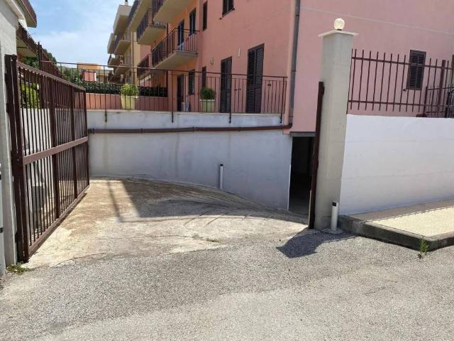 Box in vendita a Lentini, Sicilia