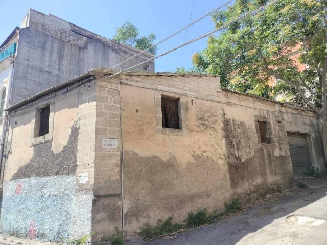 Box in vendita a Lentini, Sicilia