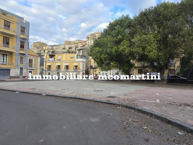 Box in vendita a Lentini, Sicilia