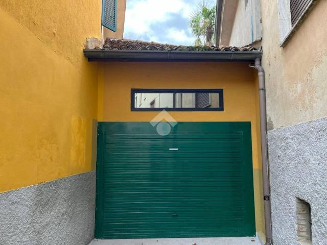 Box in vendita a California, Lesmo