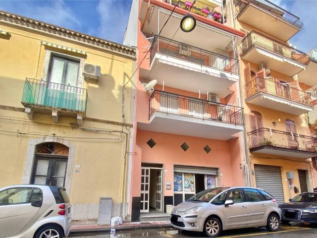 Box in vendita a Letojanni, Sicilia