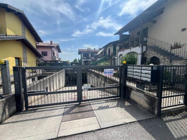 Box in vendita a Levate, Lombardia