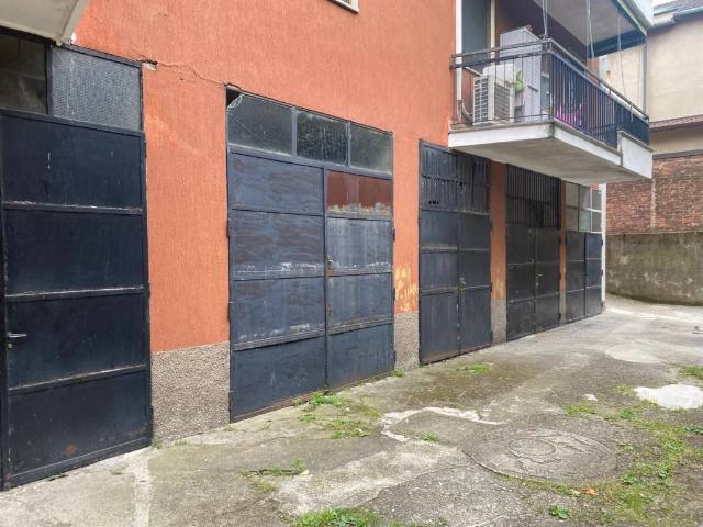 Box in vendita a Limbiate, Lombardia