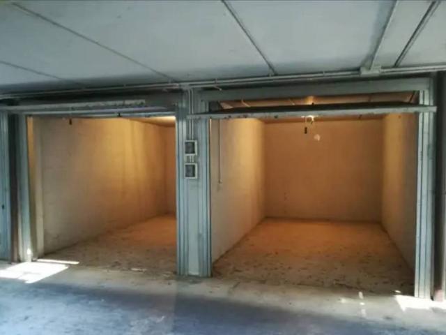 Box in vendita a Limbiate, Lombardia