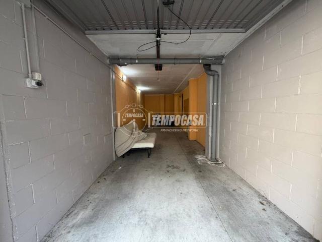 Box in vendita a CIM, Lissone