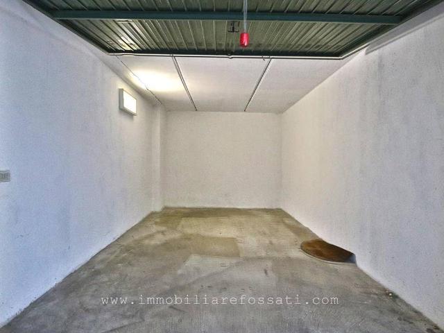 Box in vendita a Bareggia, Lissone