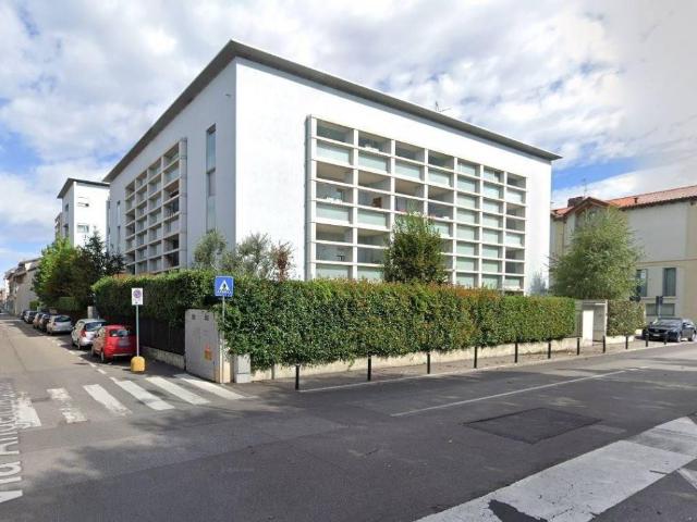 Box in vendita a Lissone, Lombardia