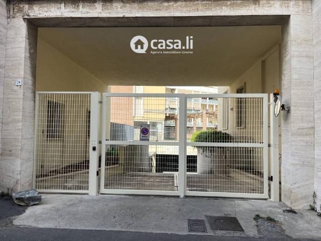 Box in vendita a Livorno, Toscana