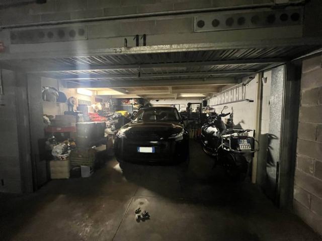 Box in vendita a Livorno