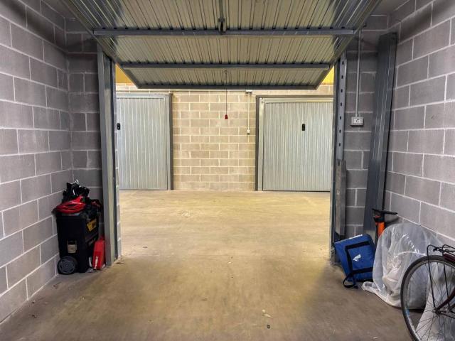 Box in vendita a Livorno