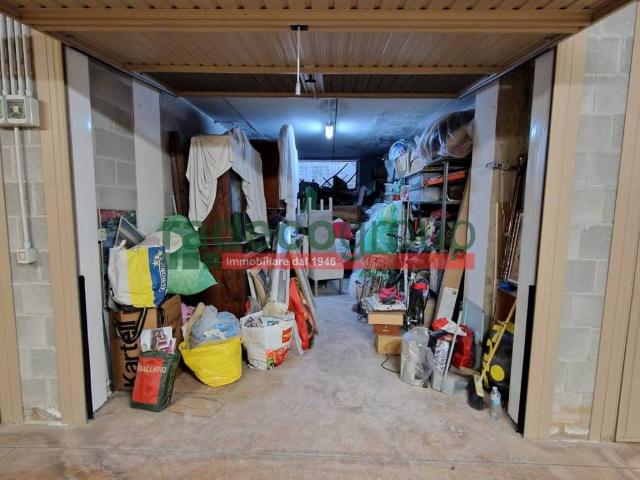 Box in vendita a Livorno