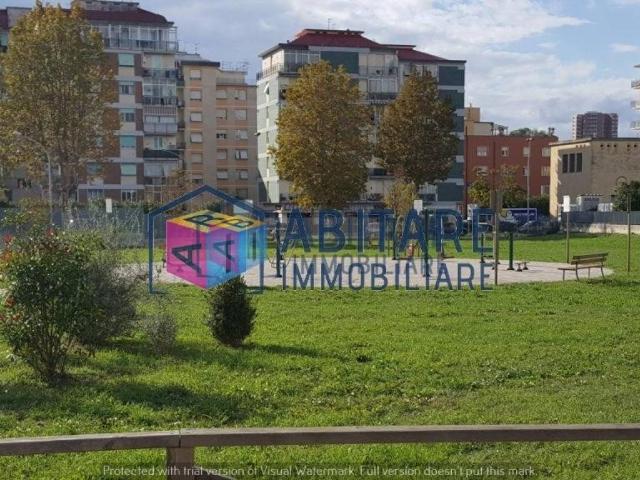 Box in vendita a Livorno