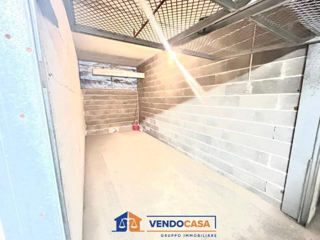 Box in vendita a Borgo Castello, Loano
