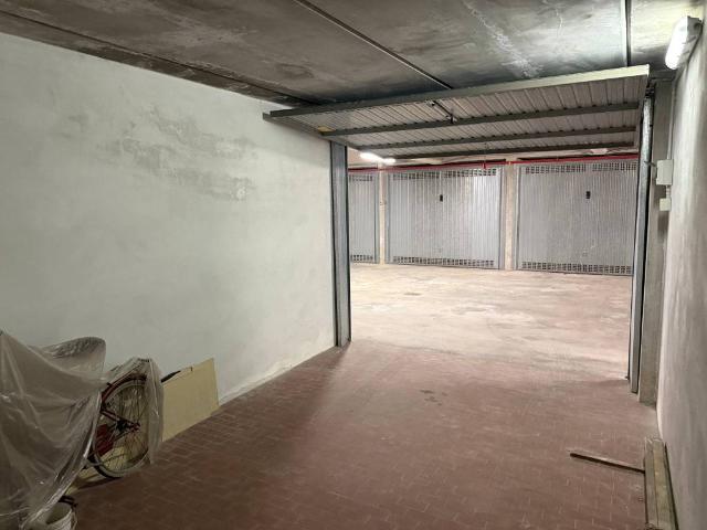 Box in vendita a Loano, Liguria