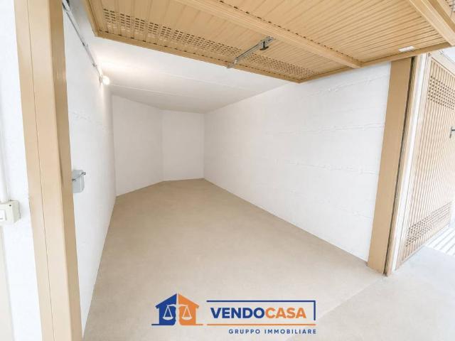 Box in vendita a Borgo Castello, Loano