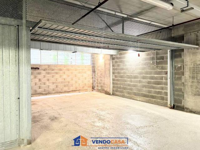 Box in vendita a Borgo Castello, Loano