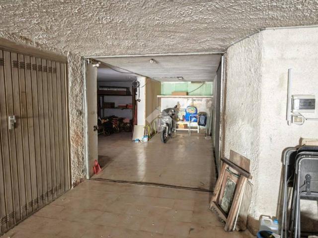 Box in vendita a Loano, Liguria