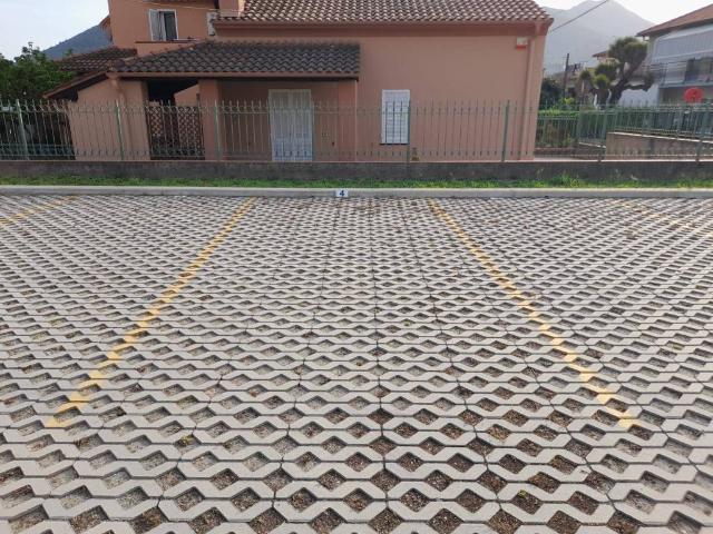 Box in vendita a Loano, Liguria