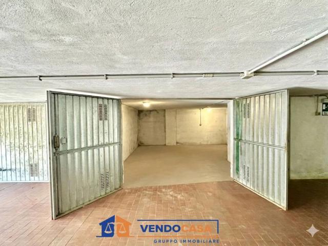 Box in vendita a Loano, Liguria