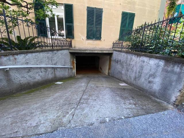Box in vendita a Loano, Liguria