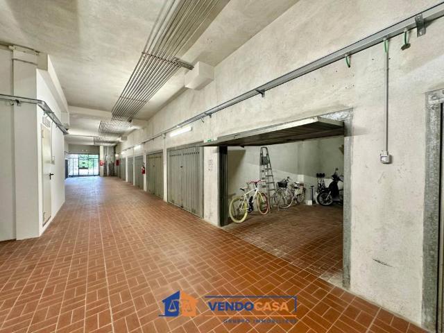 Box in vendita a Loano, Liguria