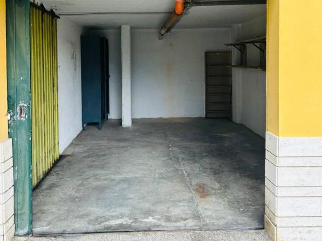 Box in vendita a Loano, Liguria