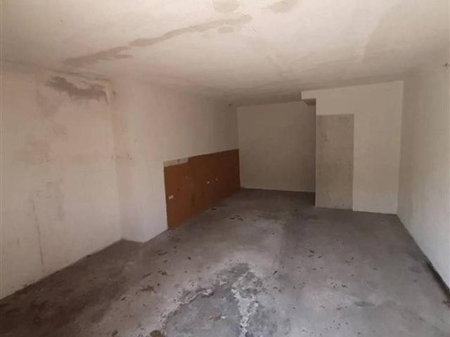 Box in vendita a Loano, Liguria