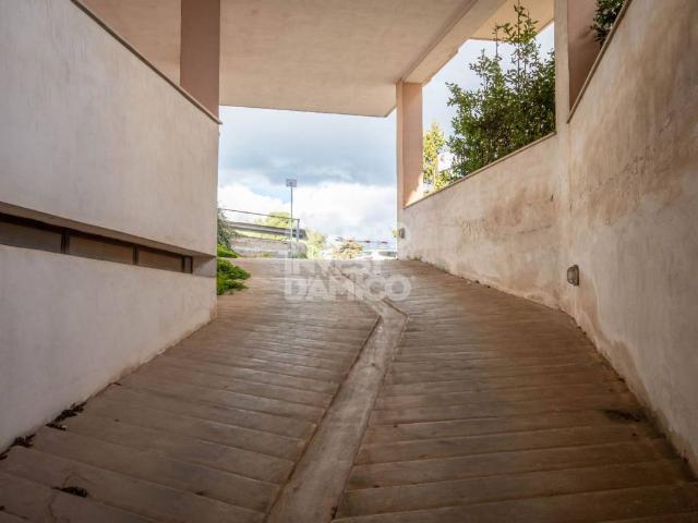 Box in vendita a Puglia, Bari