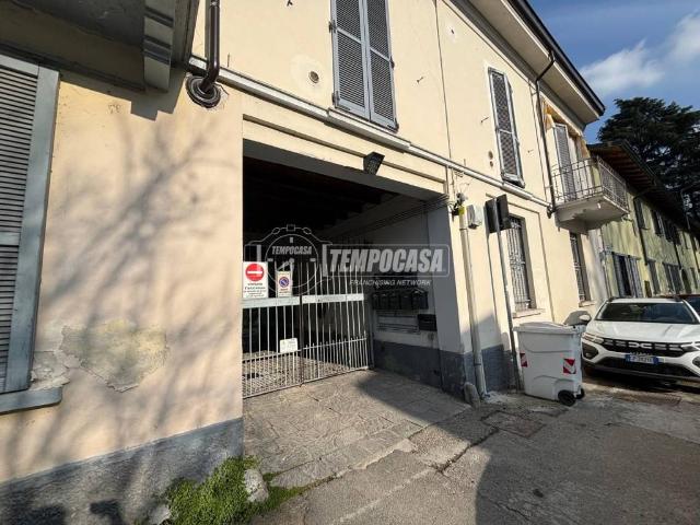 Box in vendita a Revellino, Lodi