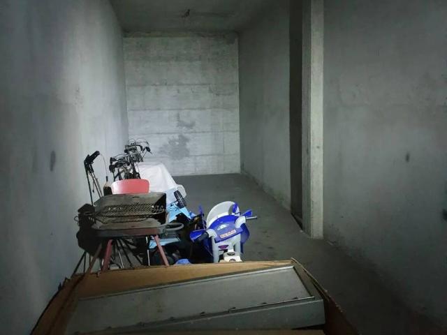 Box in vendita a Lonate Pozzolo, Lombardia