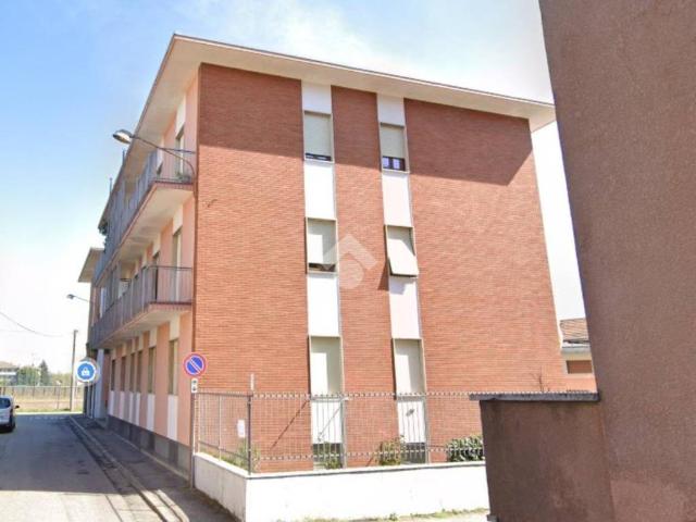 Box in vendita a Lonate Pozzolo, Lombardia